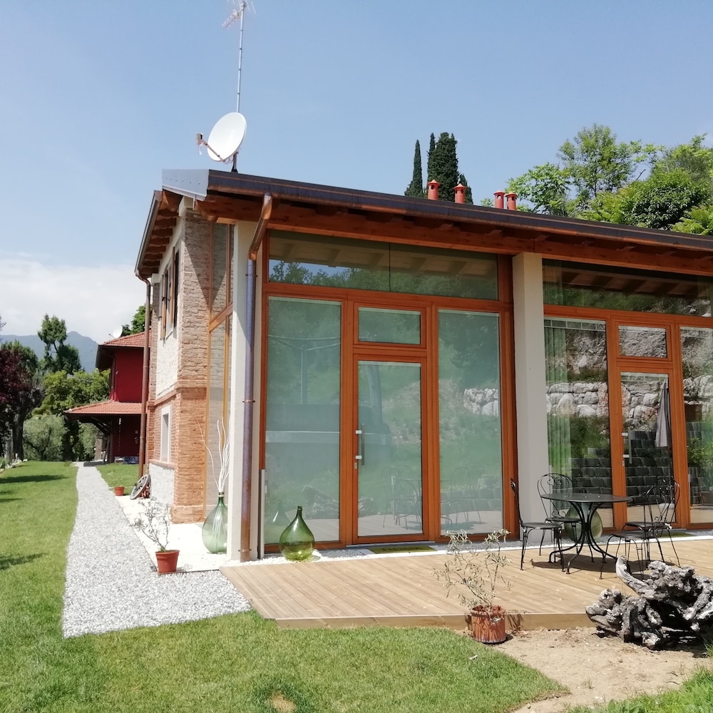 Agriturismo Podere Nigriano — 4-Star Luxury Hotel in Salo, Italy