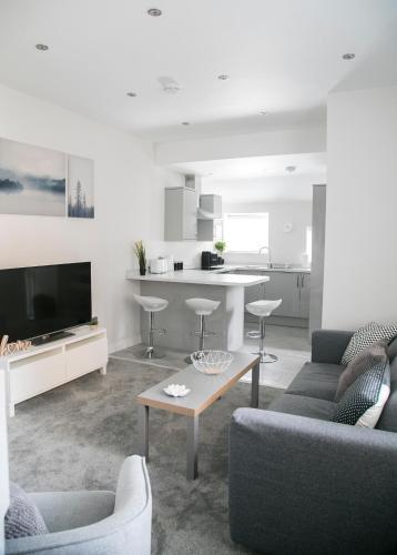 71 East Parade