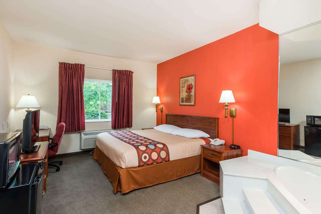 Super 8 by Wyndham St Robert Ft Leonard Wood Area - photo 9
