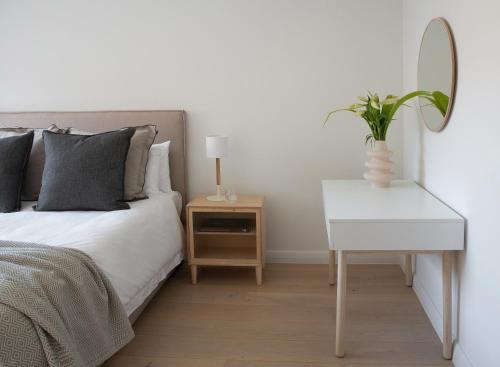 24hr Secure Modern unit in heart of De Waterkant