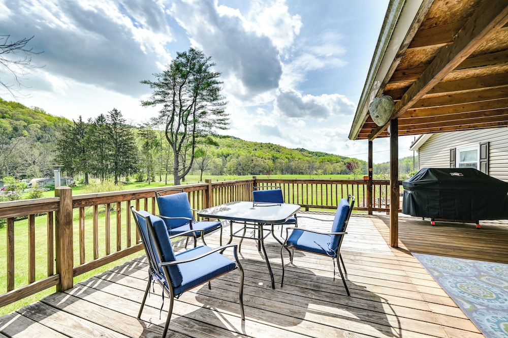 Cozy Huntingdon Escape: 19 Mi to Penn State Univ — hotel in Huntingdon