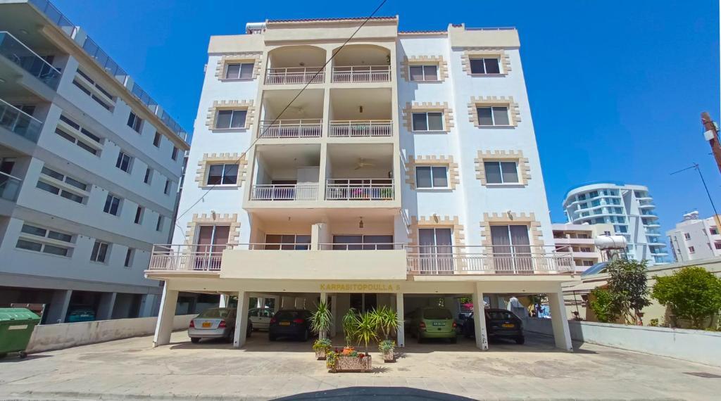 5 Min To the Beach Holiday Shared Apartment Private Room in 3 Bdr Apt