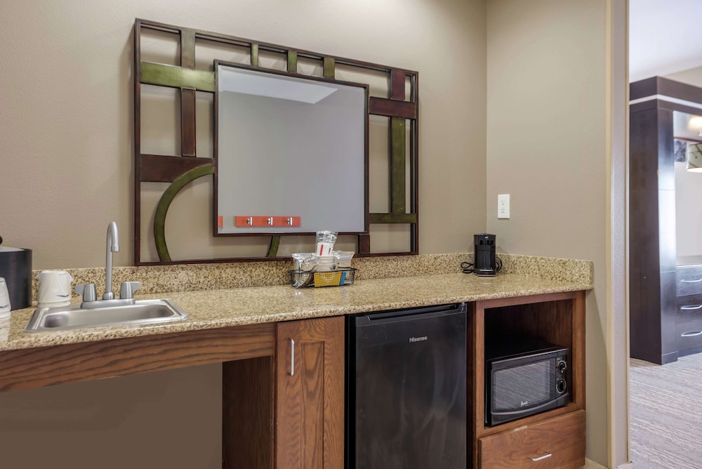 Hampton Inn Alamosa CO - photo 35