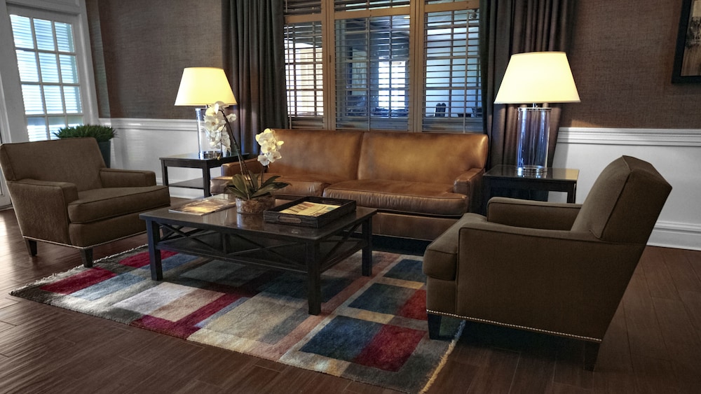 Ethan Allen Hotel - photo 2