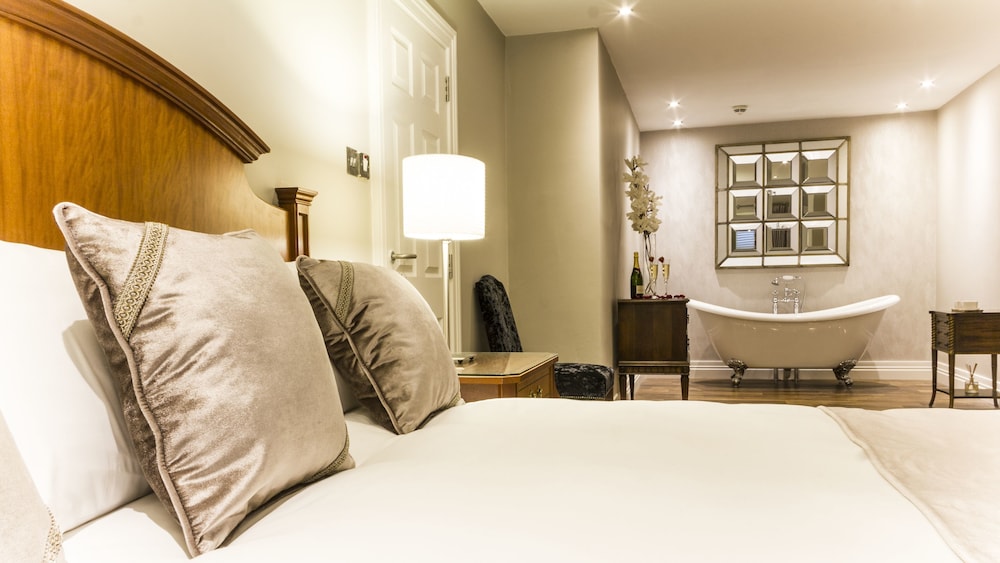 TF Royal Hotel