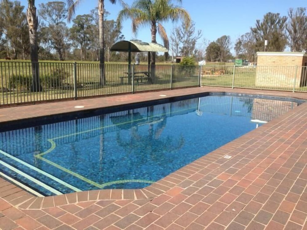 Alexander The Great Motel - carbon neutral hotel in Windsor