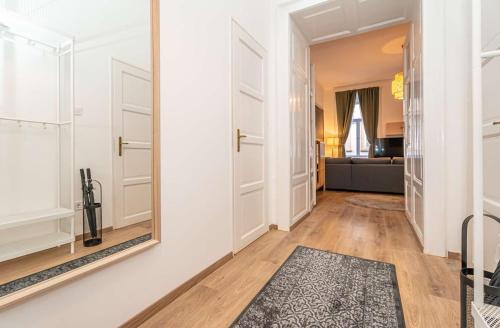 Three Roses — 4-Star Luxury Hotel in Budapest, Hungary