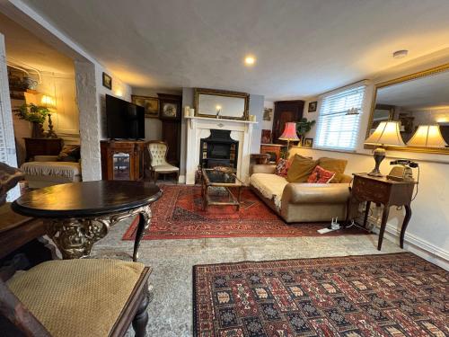 Historic Charm Garden Flat Adjoining Central Park — 4-Star Luxury Hotel in Taunton, United Kingdom