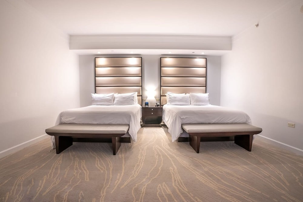 Fontainebleau Miami Beach Private Luxury Suites - photo 21