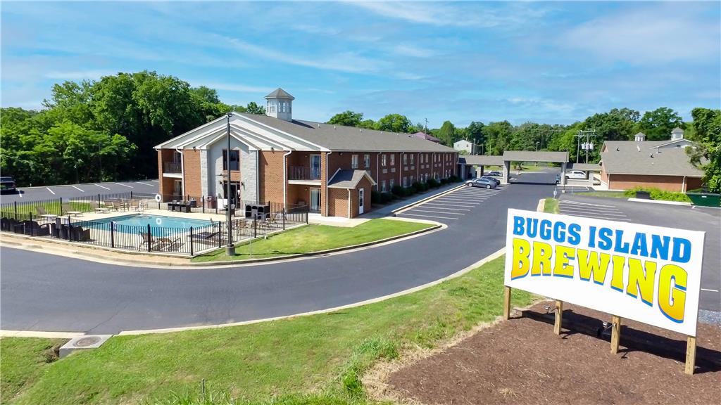 Clarion Pointe on the lake Clarksville South Hill West - photo 6