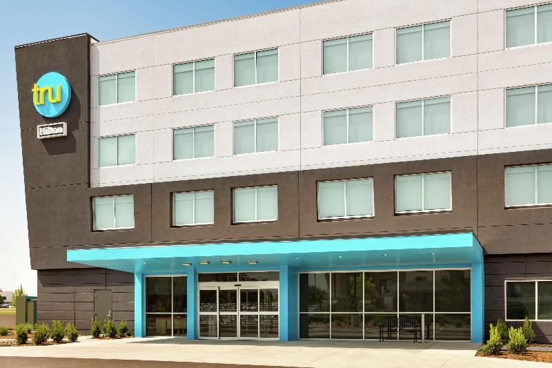 Tru by Hilton Wichita Northeast - photo 2