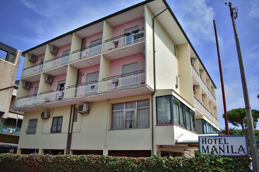 Hotel Manila - last minute hotel in Cervia