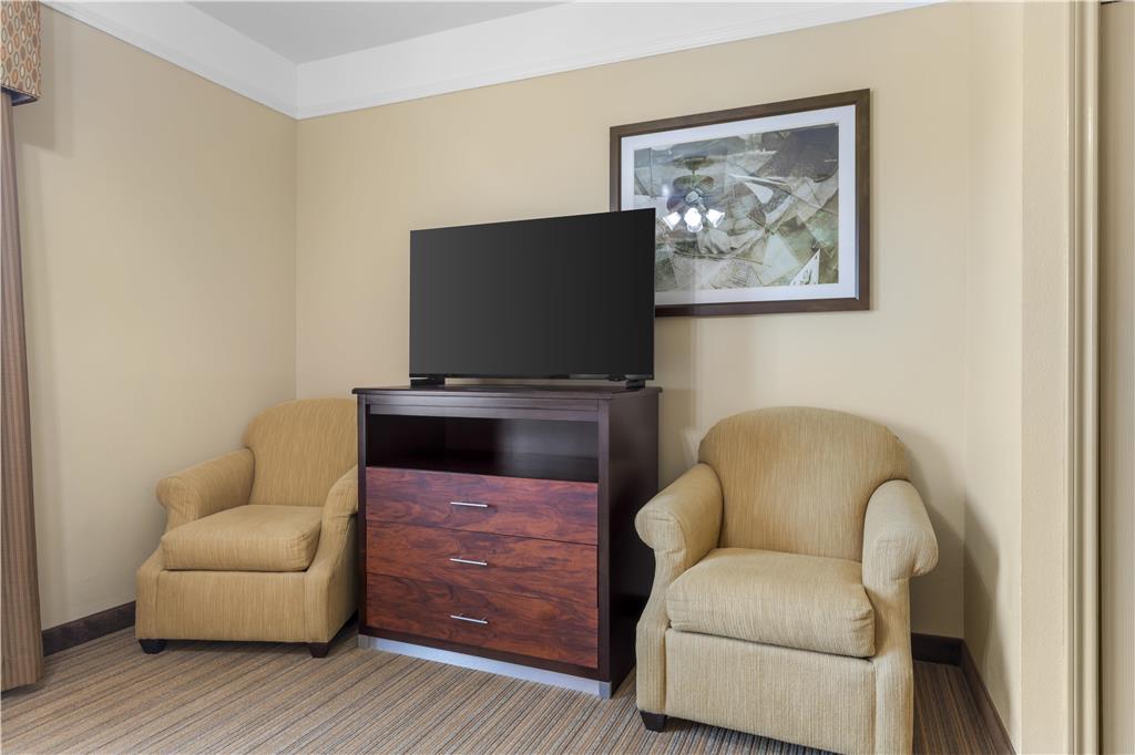Best Western Plus Monica Royale Inn & Suites - photo 44