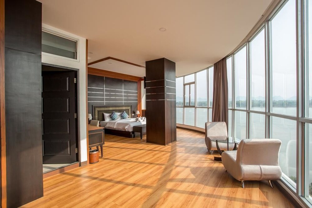 Blu Hotel Nakhon Phanom in Nakhon Phanom, Thailand