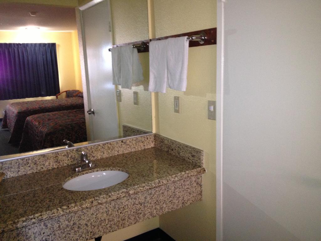 San Jacinto Inn - photo 12