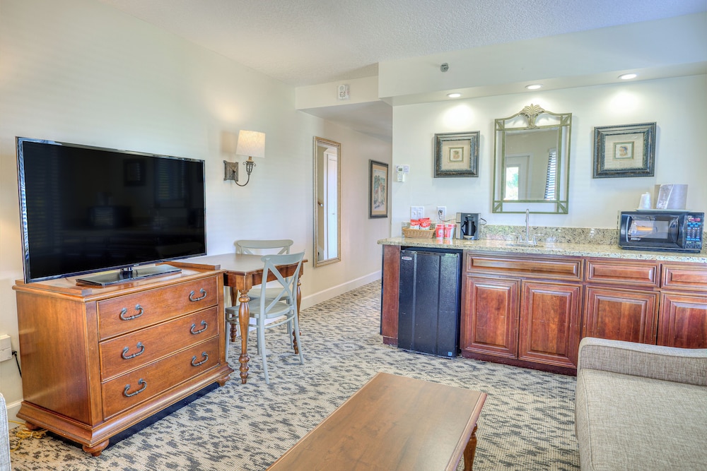 La Fiesta Ocean Inn And Suites - photo 41