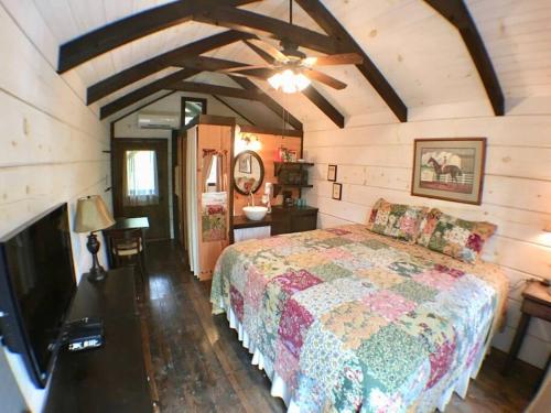 Tiny Home Cottage Near the Smokies #9 Frieda - photo 6