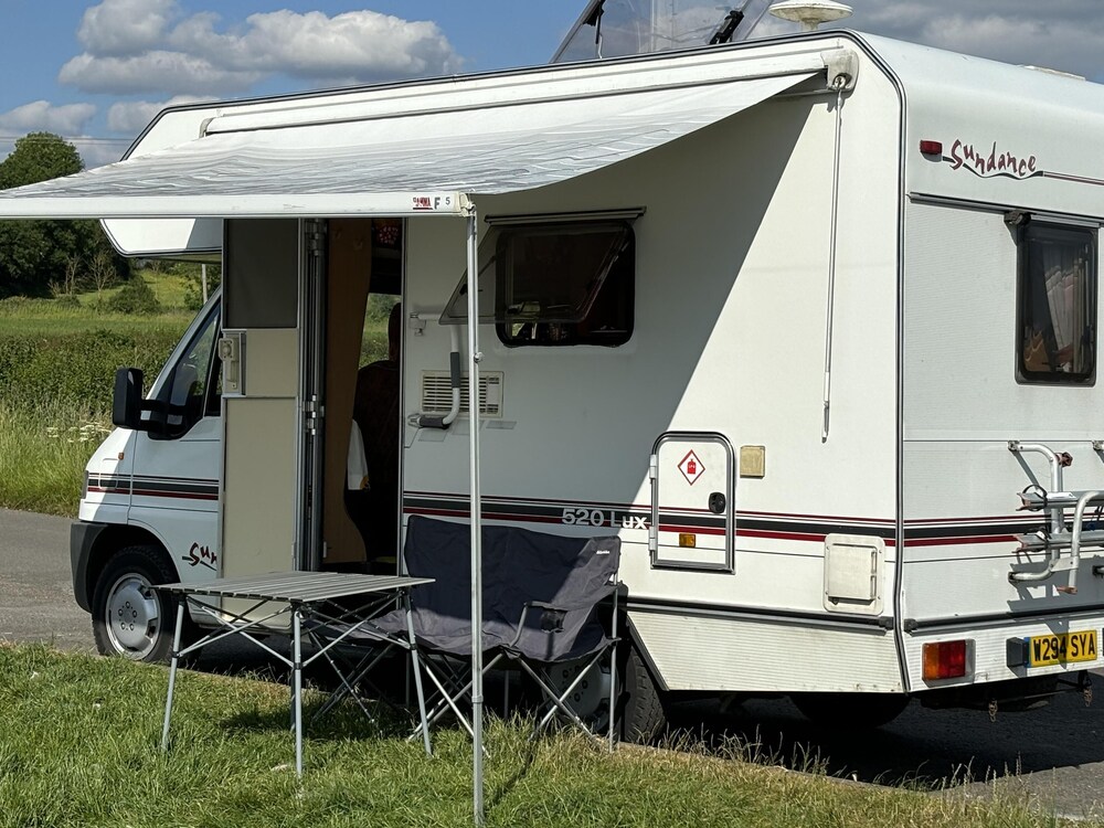 Motorhome in Hinckley Sleeps 3 Pet Friendly — hotel in Hinckley