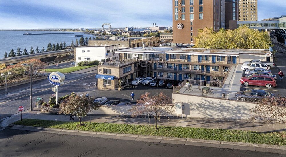 Voyageur Lakewalk Inn - photo 19