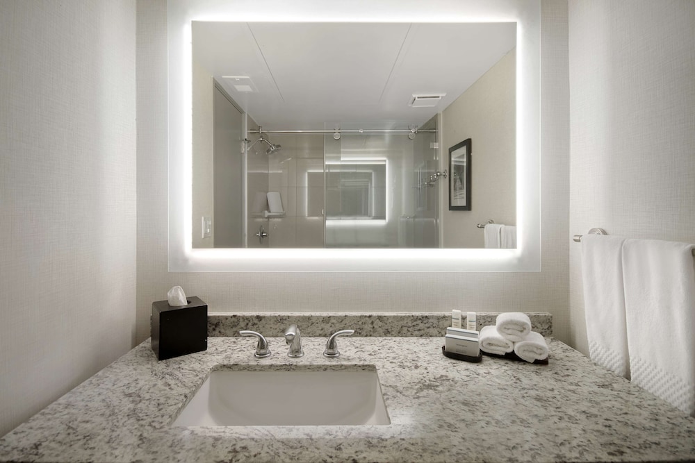 Embassy Suites by Hilton Jacksonville Baymeadows - photo 45