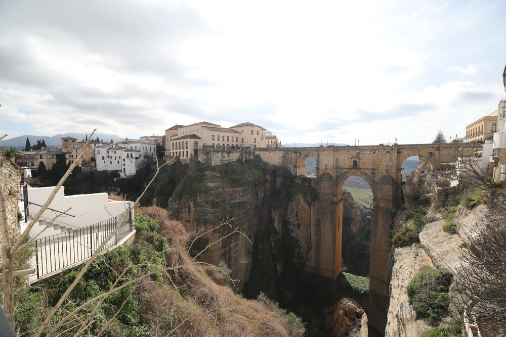 Wonderful Views in Luxury Apartment — 4-Star Luxury Hotel in Ronda, Spain