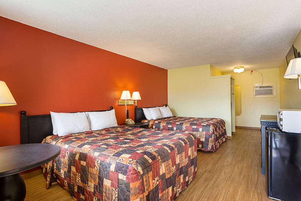 Rodeway Inn Roswell West - photo 15