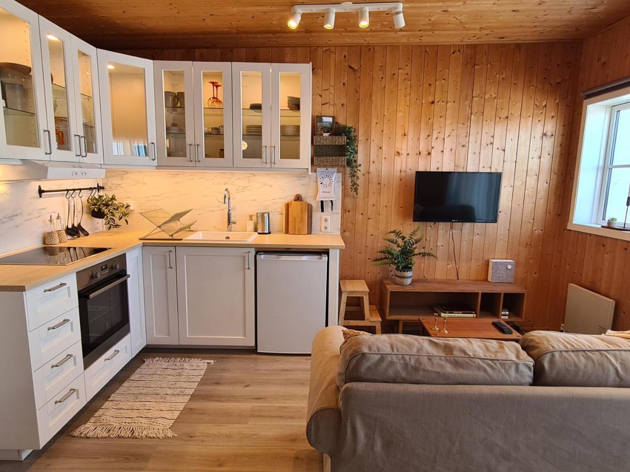 Hallfreðarstaðir 1 Apartments