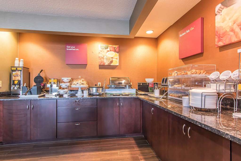 Comfort Suites Richmond - photo 37