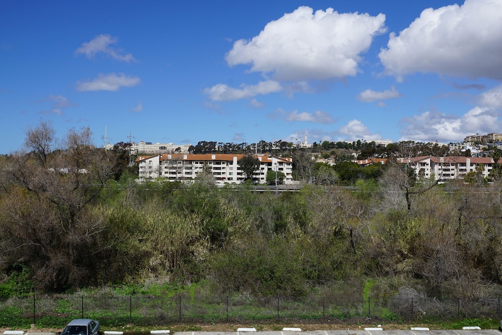 Riverleaf Inn Mission Valley - photo 40