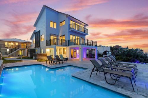 Pool 7 Bedrooms Direct Oceanfront 4 Kitchens — hotel in Port Orange