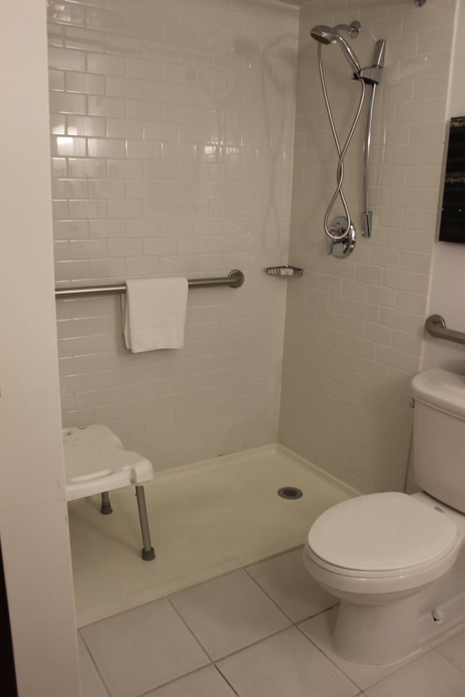 Crowne Plaza Chicago West Loop by IHG - photo 17