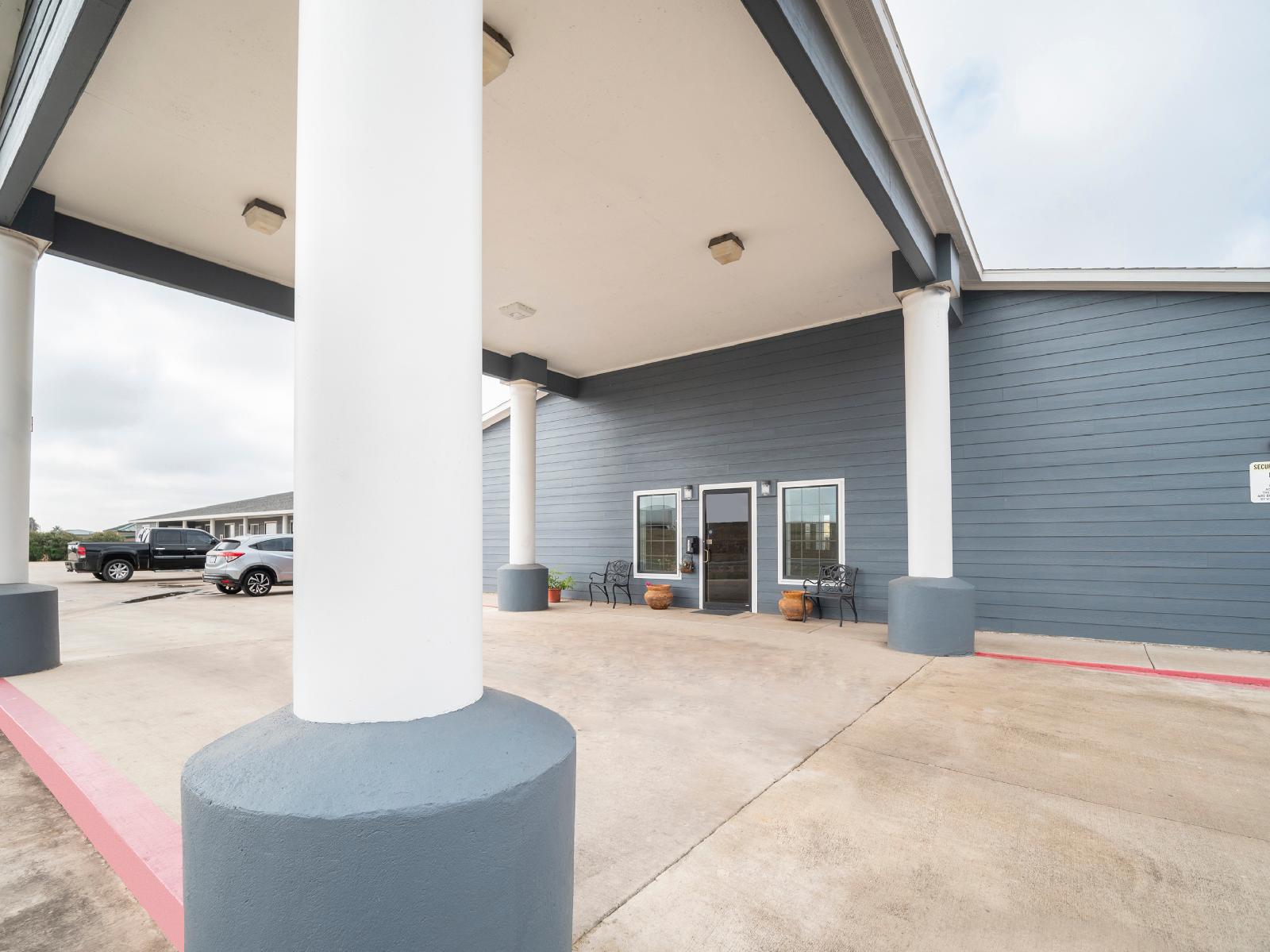 Oyo Hotel Pearsall I 35 West - photo 12