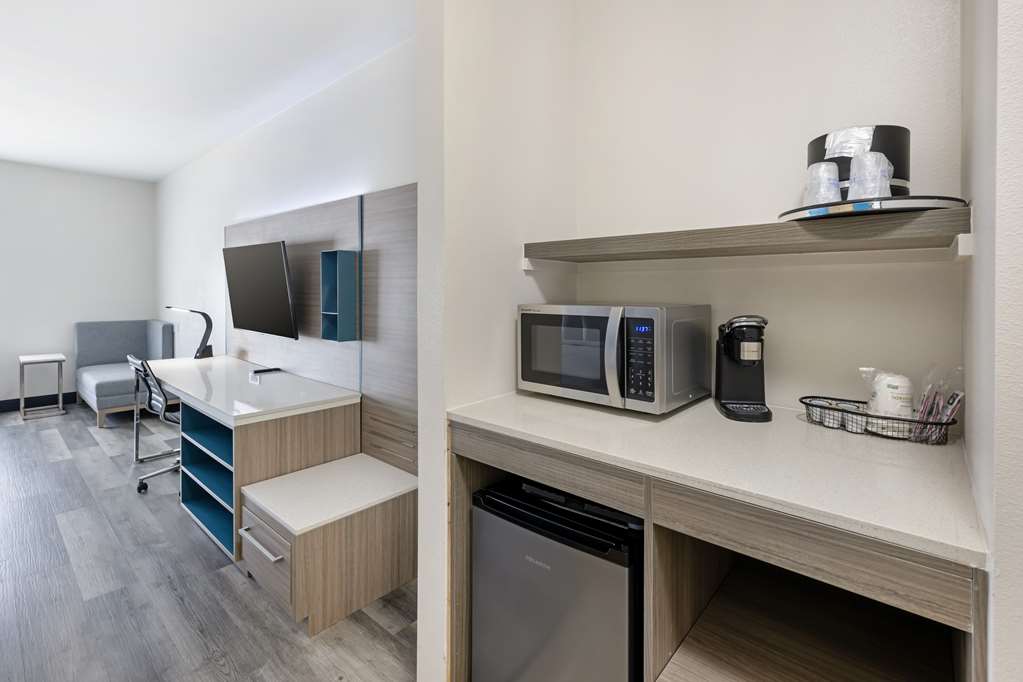 Best Western Plus Executive Residency Carlsbad Hotel - photo 26