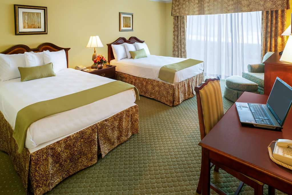 Clarion Hotel & Suites Convention Center Fredericksburg - photo 6