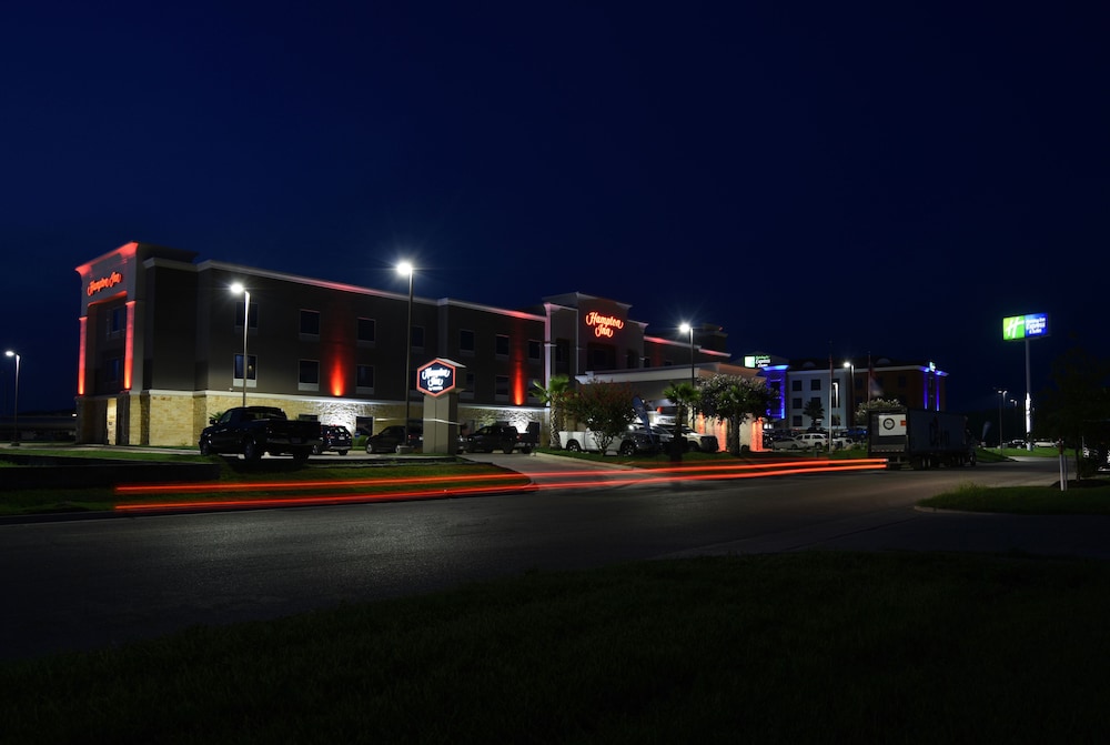Hampton Inn Seguin - photo 68