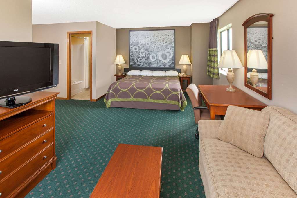 Super 8 by Wyndham Anamosa IA - photo 14