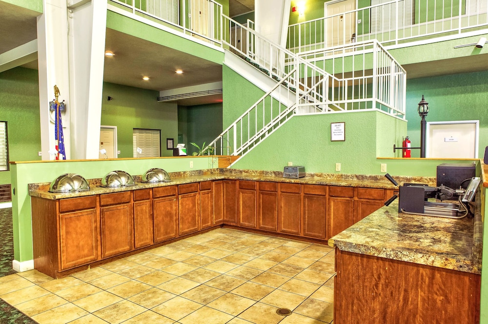 Coratel Inn & Suites by Jasper McCook - photo 30