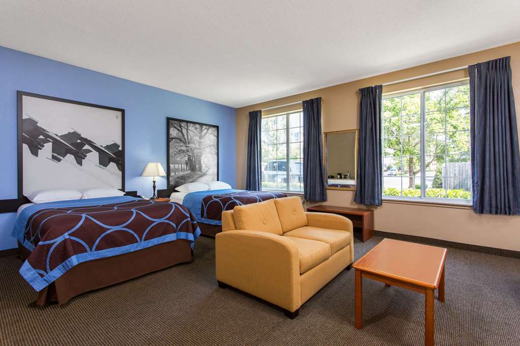 Super 8 by Wyndham Smithfield Selma - photo 15