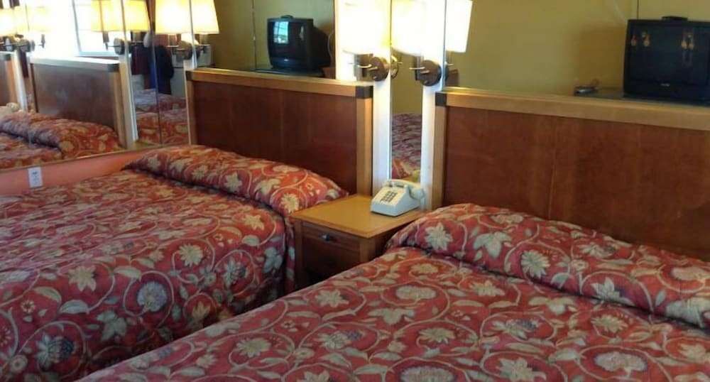 Coast Motel - photo 12
