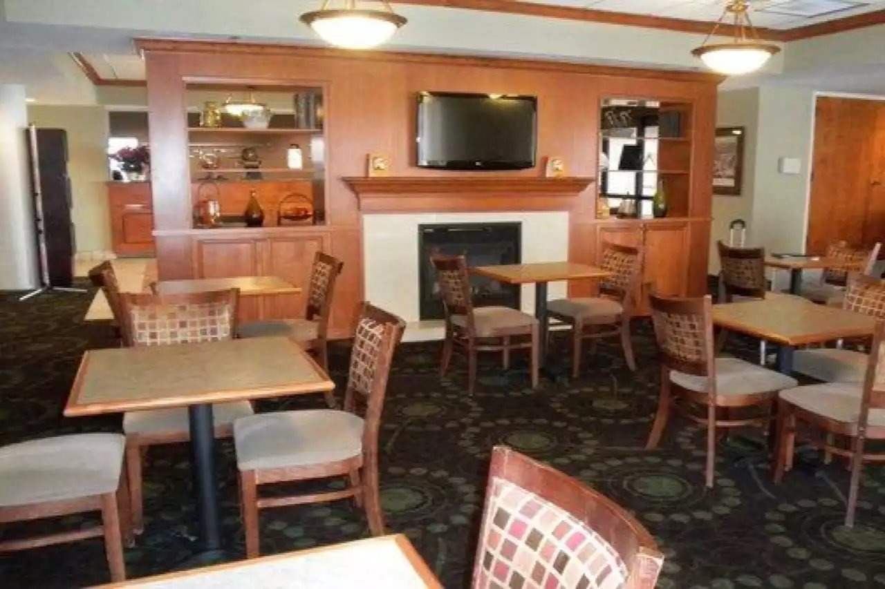 Quality Inn Florissant St Louis - photo 11