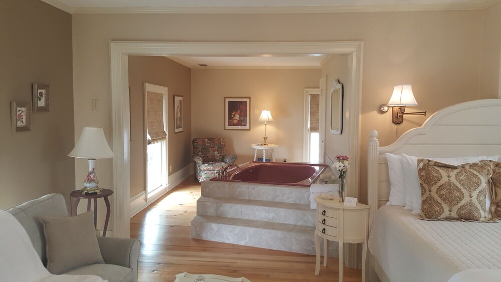 The Wanderlust Hotel - photo 43