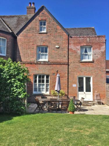 Quay Corner 5 bed house Christchurch Dorset — 4-Star Luxury Hotel in Christchurch, United Kingdom
