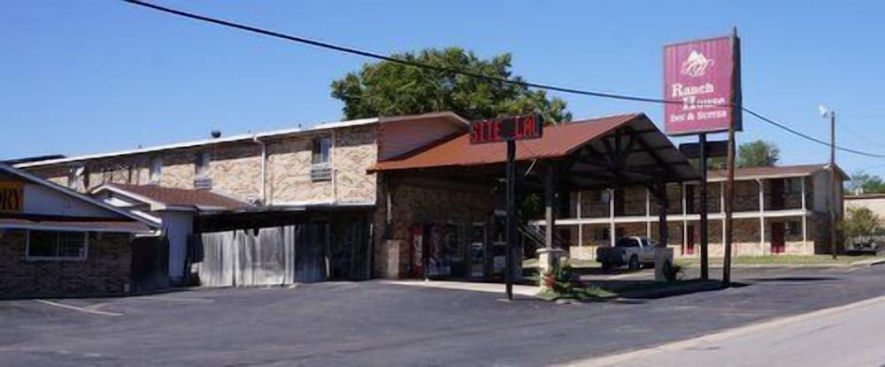 Ranch House Inn and Suites - photo 45
