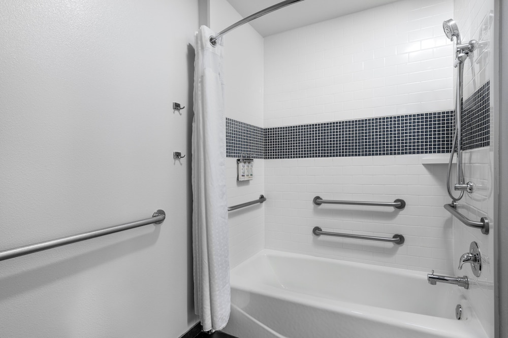 Staybridge Suites Carlsbad by IHG - photo 10