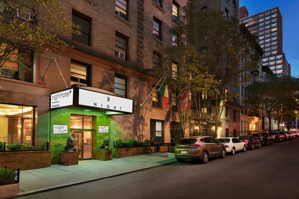 Night Hotel Broadway - photo 41