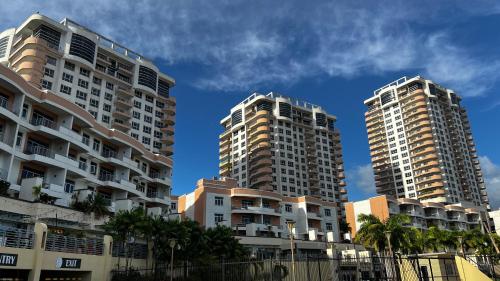 Modern 2 bedroom One Woodbrook Place Apartment — 4-Star Luxury Hotel in Port Of Spain, Trinidad and Tobago