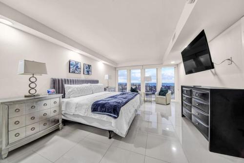 Jackpot Beachfront Condo With Amazing Sunset Views — 4-Star Luxury Hotel in South Padre Island, United States