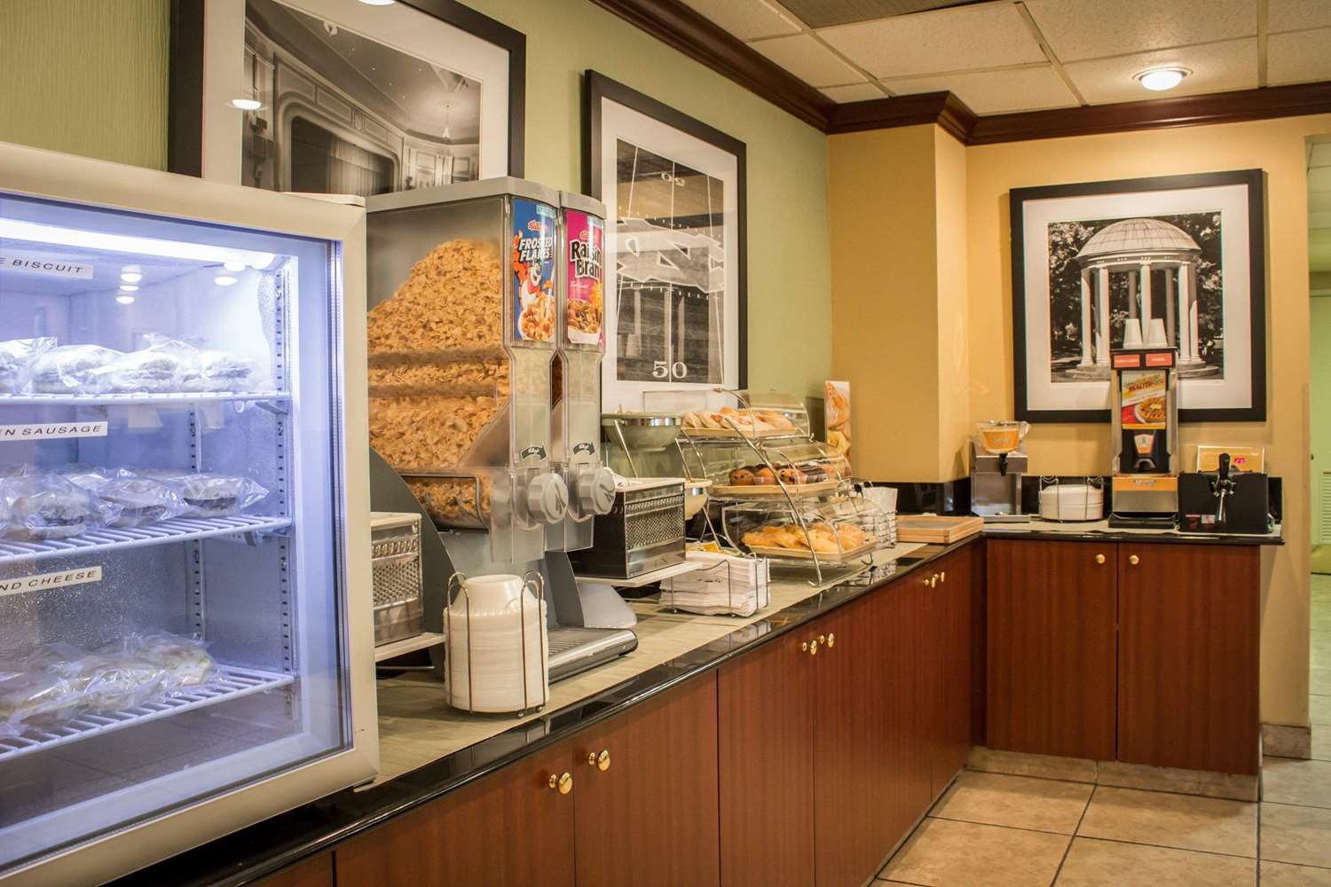 Quality Inn Chapel Hill University Area - photo 12