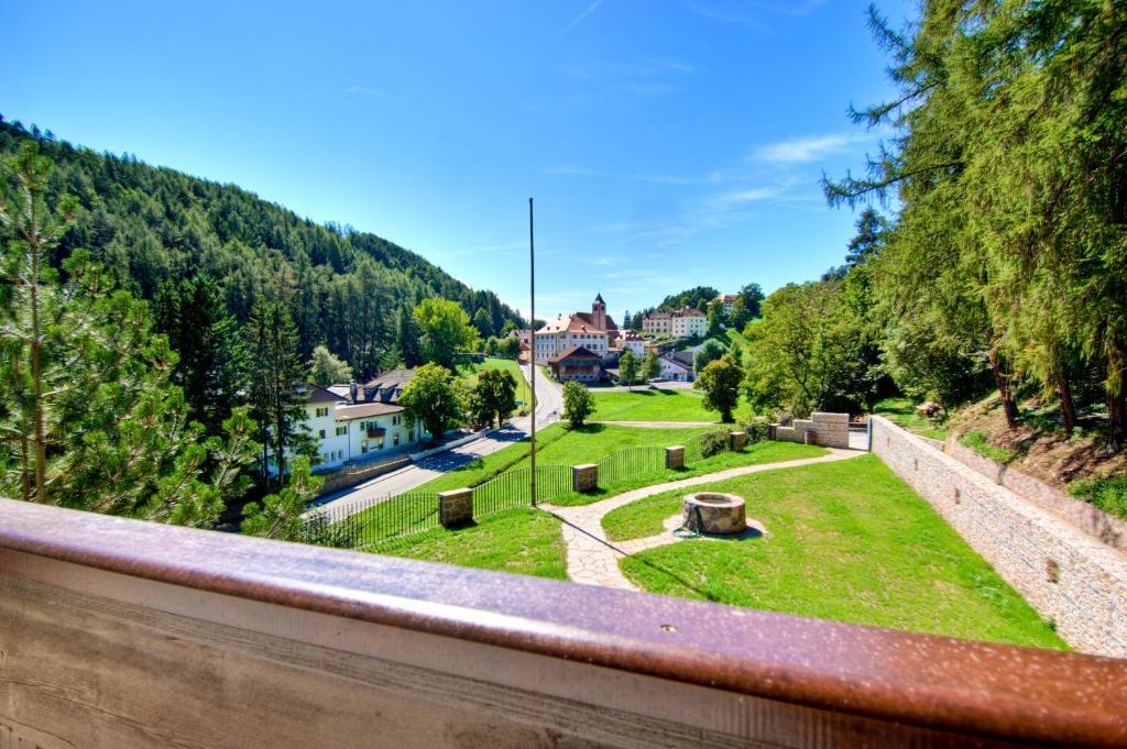 Waldquell Appartements in Collalbo, Italy