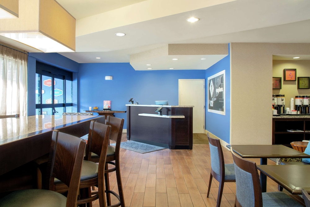 Hampton Inn by Hilton Merrillville - photo 3